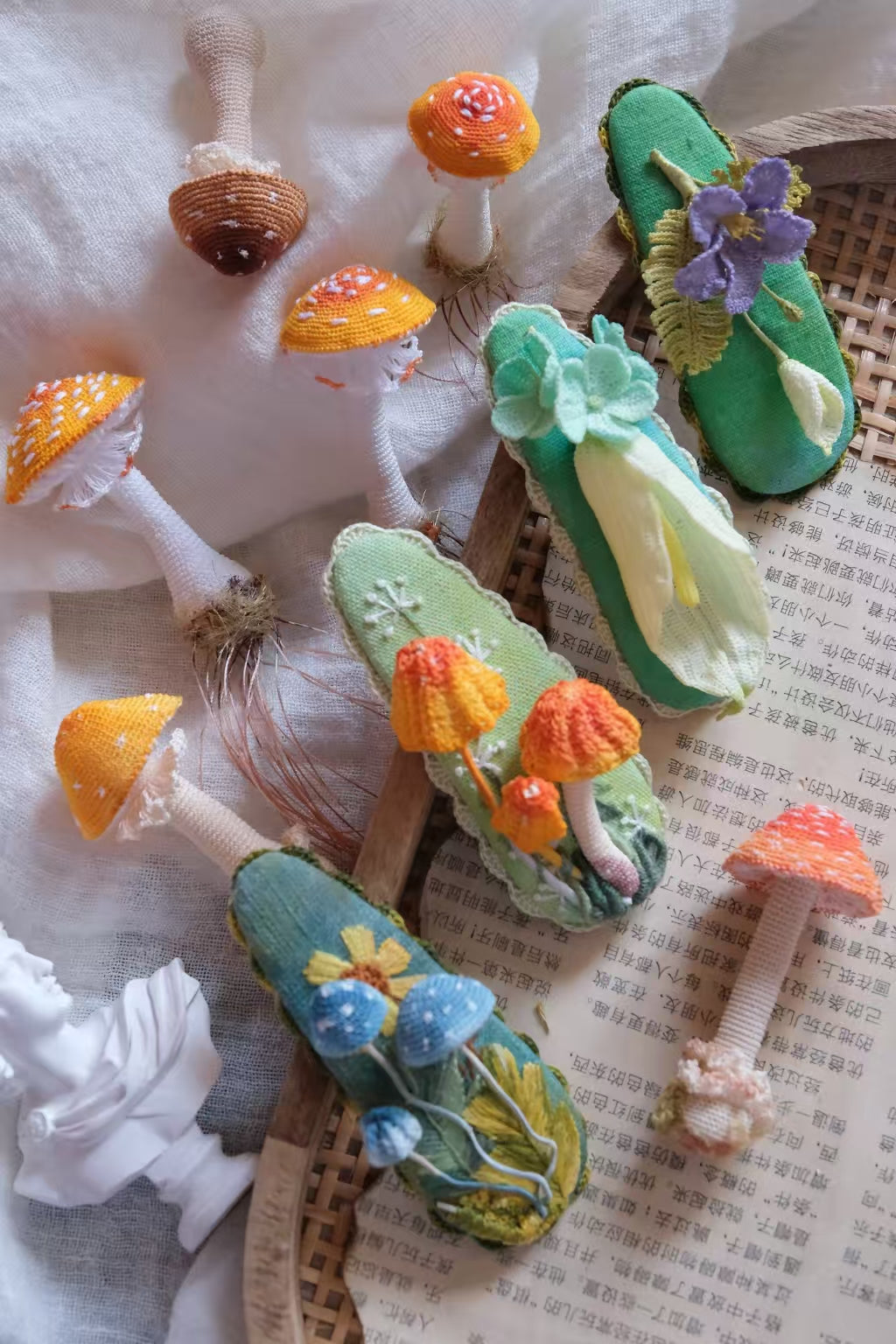 Micro crochet mushrooms hairclips