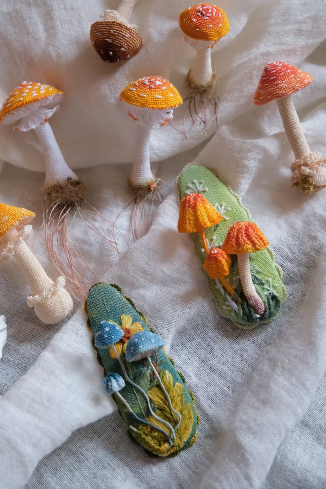 Micro crochet mushrooms hairclips